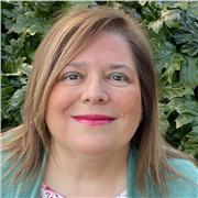 Profesora con más de 10 años de experiencia en Humanidades, Relaciones Internacionales y Organizaciones Internacionsles